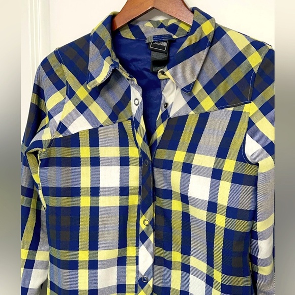 The North Face, Women’s, Plaid, Snap Front, Jacket. - Picture 2 of 11